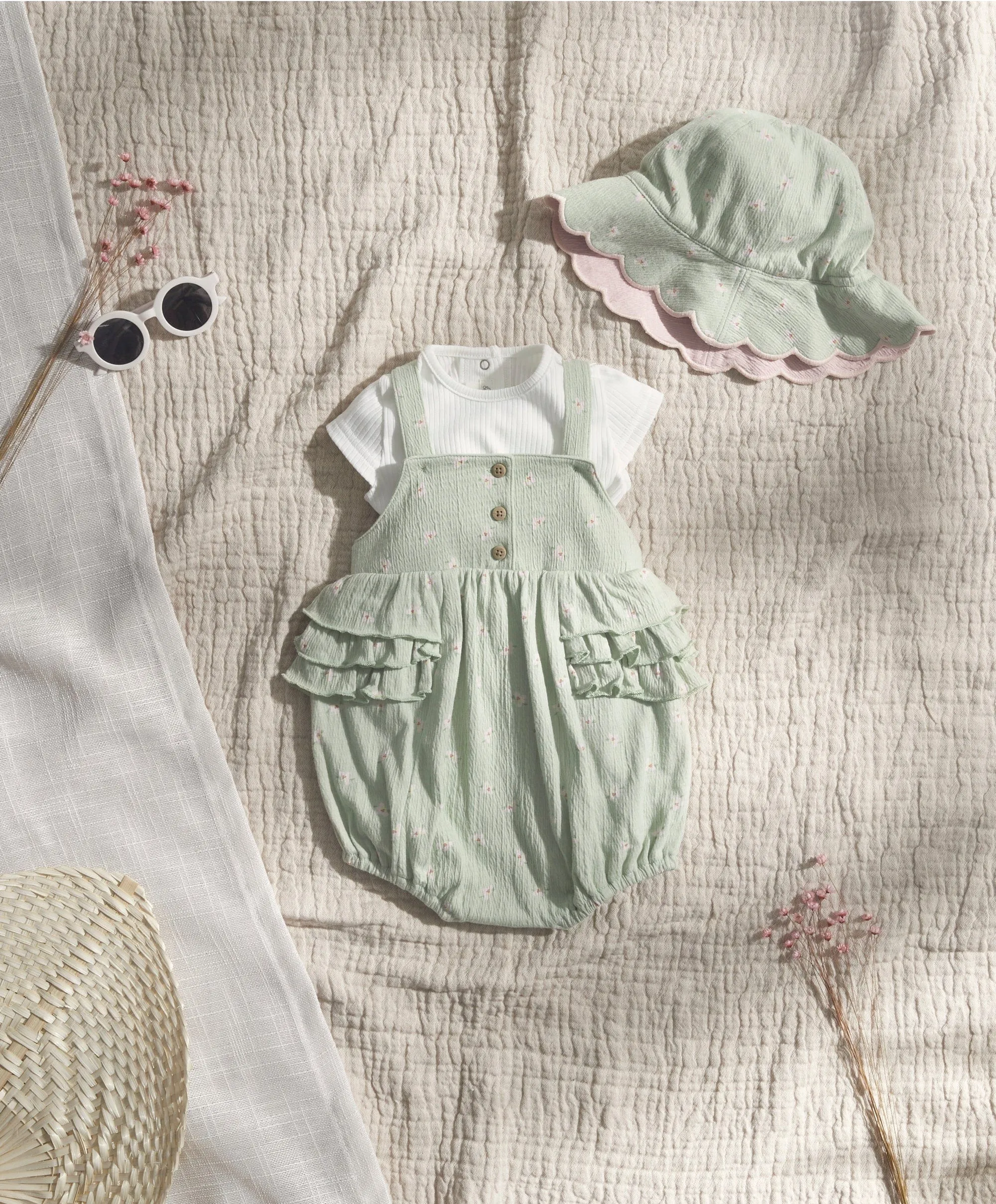 Hibiscus Shortsleeve Bodysuit & Romper Outfit Set