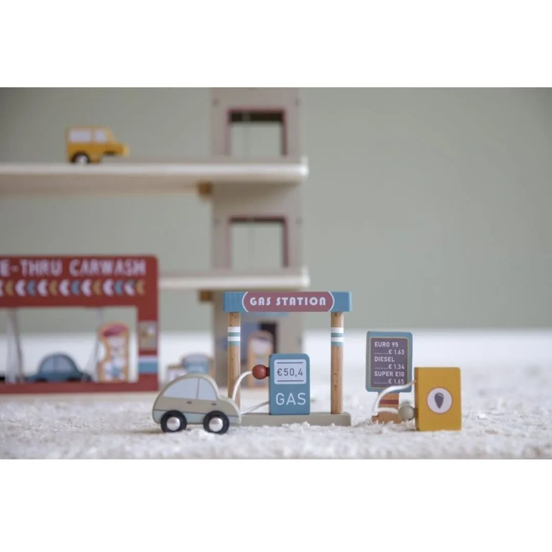 Little Dutch: Railway Extension - Garage