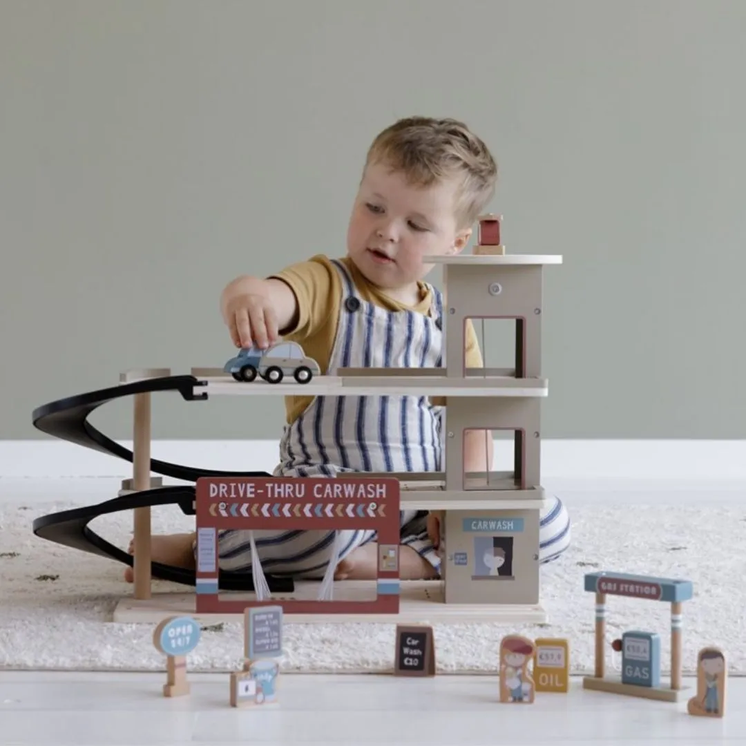 Little Dutch: Railway Extension - Garage