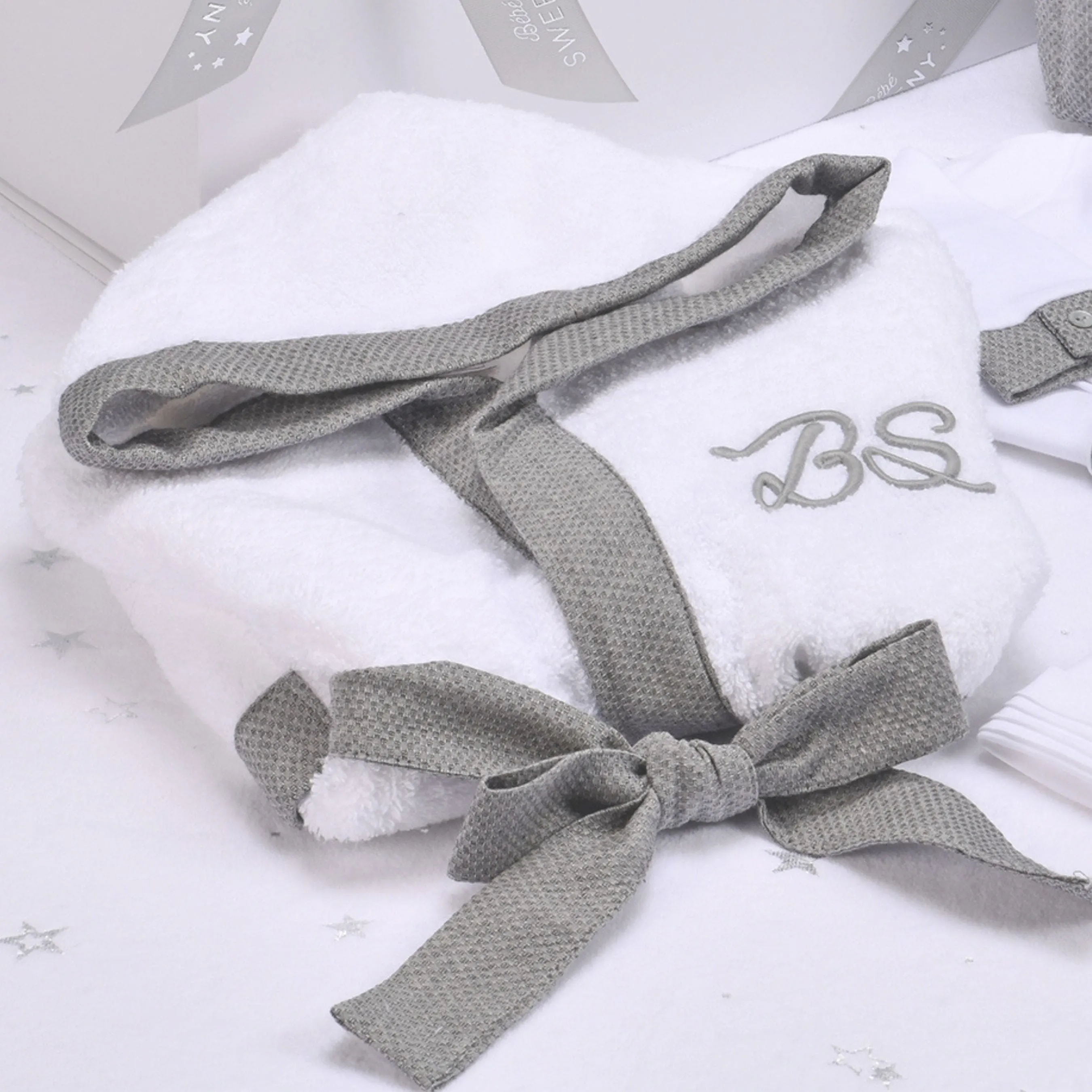 Mon Beau Trousseau | Boys White & Grey Personalised Bathrobe Babykids_Bebe-Sweeny