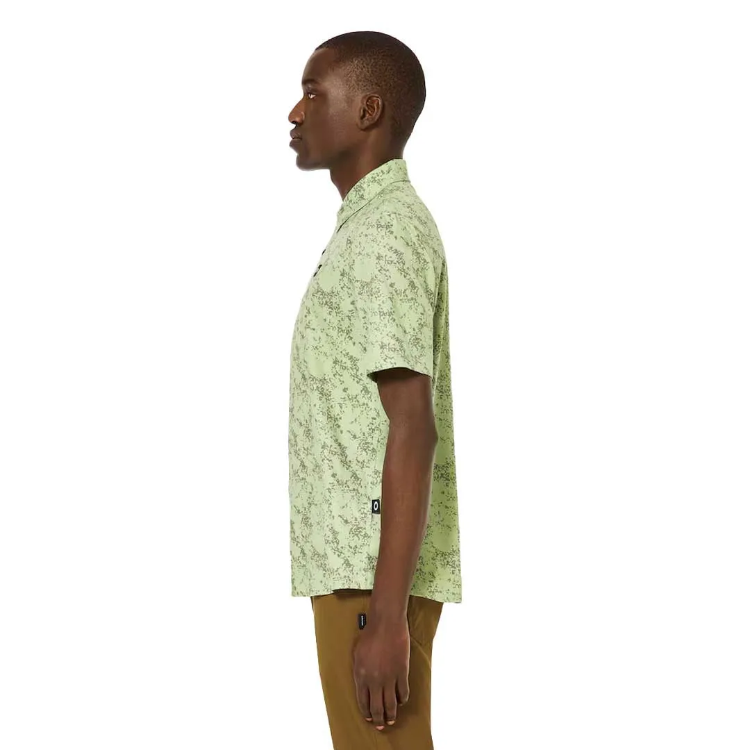Oakley - Men's Sand Camo Woven Short Sleeve Shirt (FOA404369 9VN)