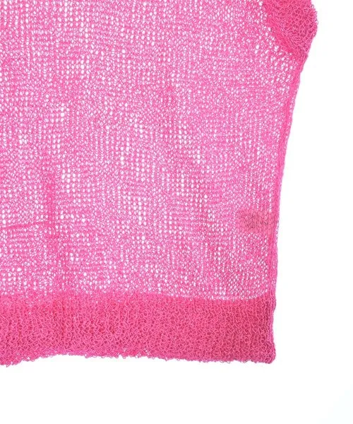 Sleeveless tops