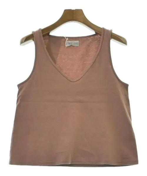 THE NEWHOUSE Tank tops